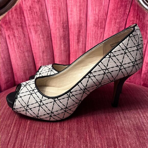 Coach and Four Cream and Black Fabric Peep Toe Heels - Women's Size 7 - Picture 2 of 7